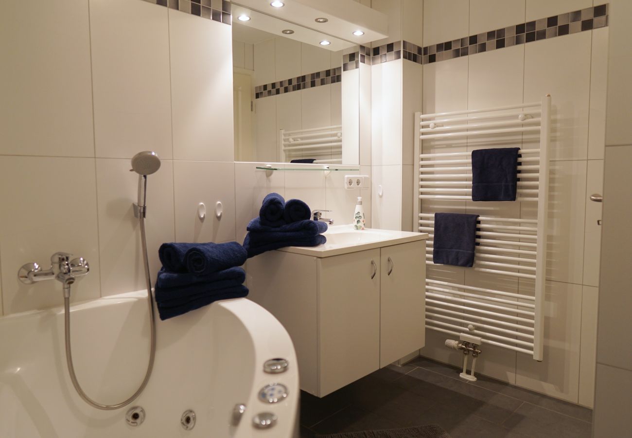 Ferienwohnung in Krummhörn - Herzmuschel -  Kaminofen/Whirlpool/Terrasse