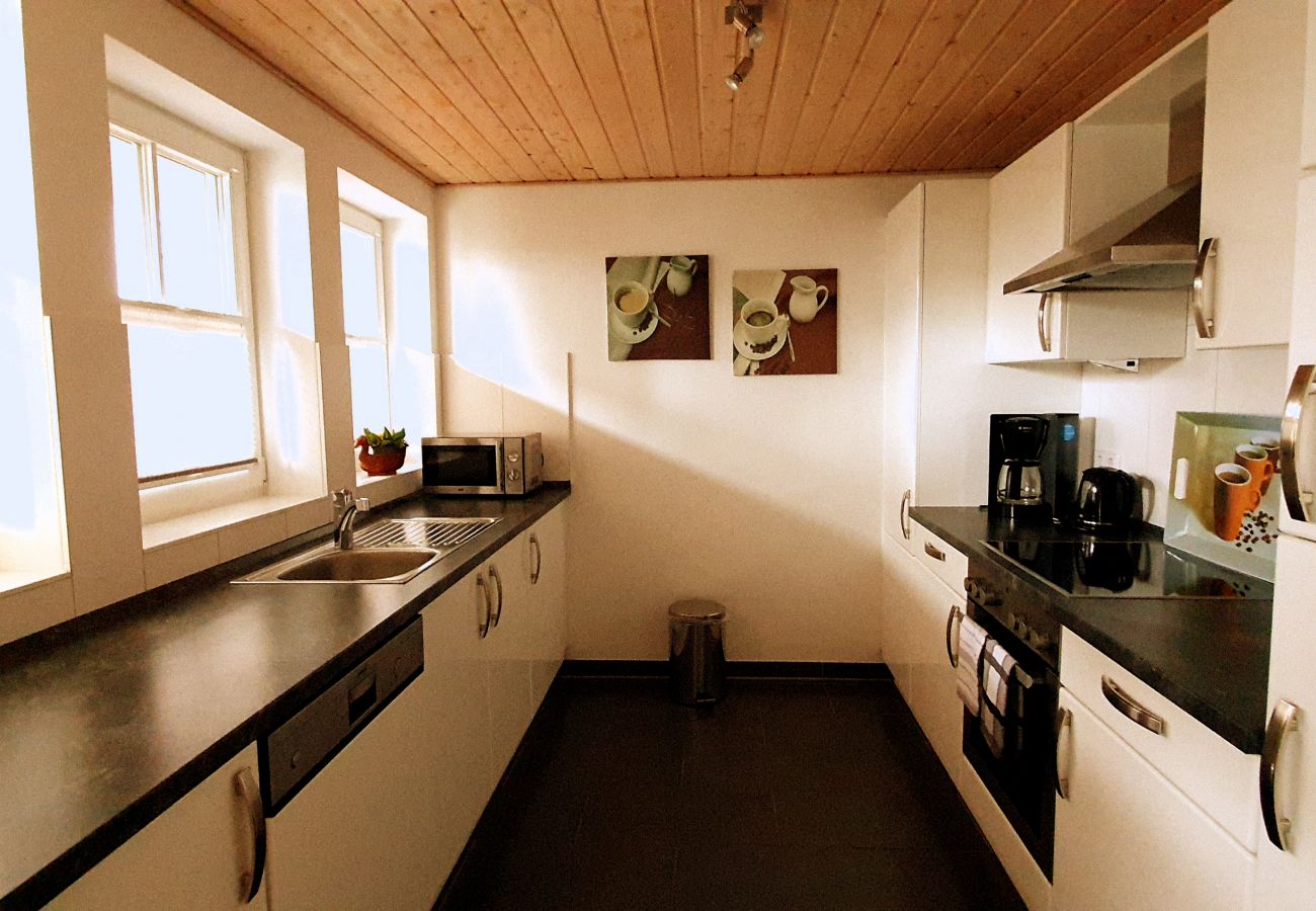 Ferienwohnung in Krummhörn - Sandburg-Kaminofen/Whirlpool/Terrasse