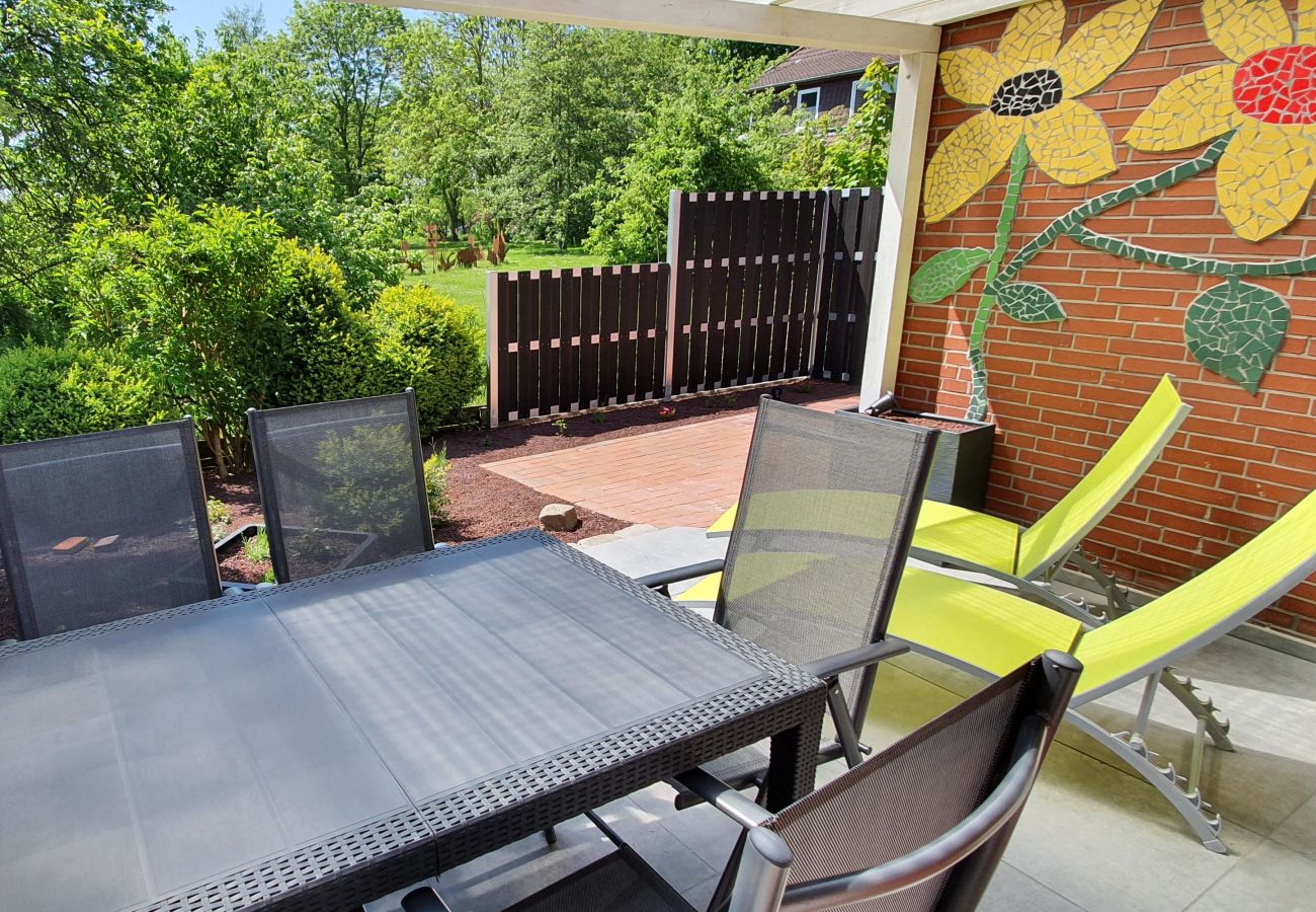 Ferienwohnung in Krummhörn - Kamin Apartment-Terrasse/Garten/Hunde Willkommen