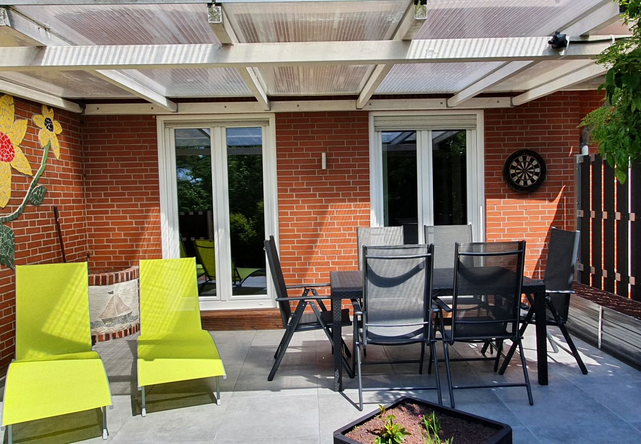 Ferienwohnung in Krummhörn - Kamin Apartment-Terrasse/Garten/Hunde Willkommen