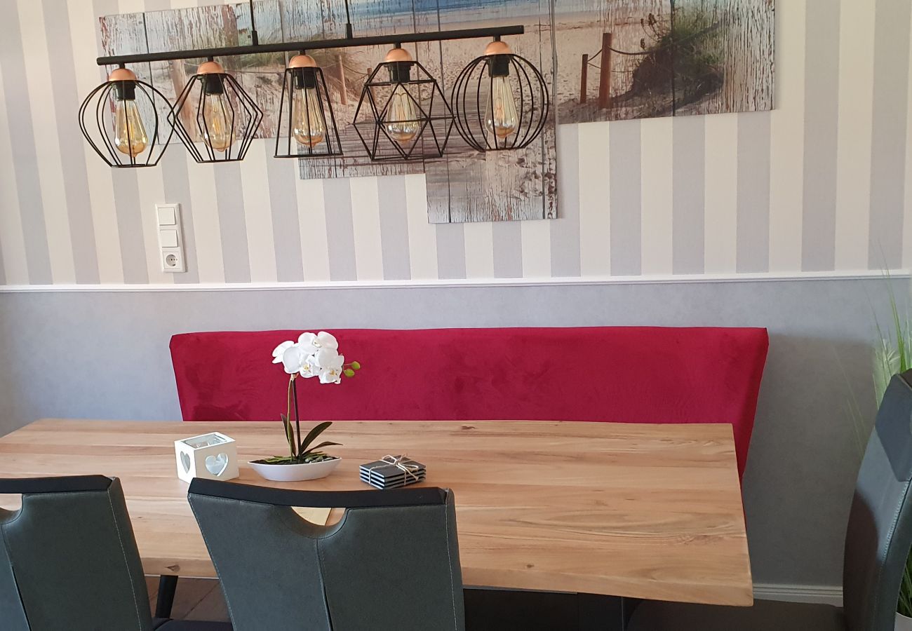 Ferienwohnung in Krummhörn - Kamin Apartment-Terrasse/Garten/Hunde Willkommen
