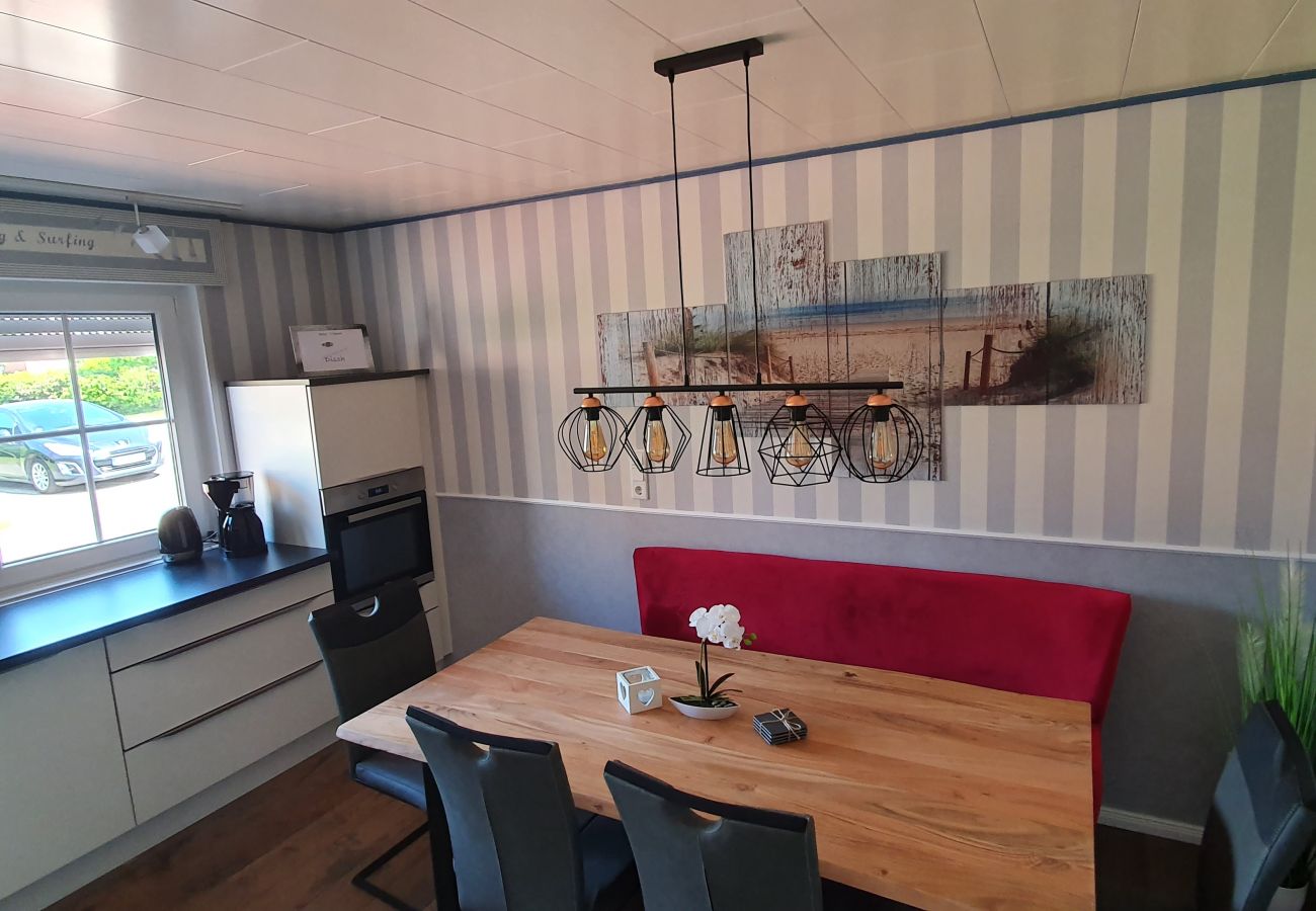Ferienwohnung in Krummhörn - Kamin Apartment-Terrasse/Garten/Hunde Willkommen