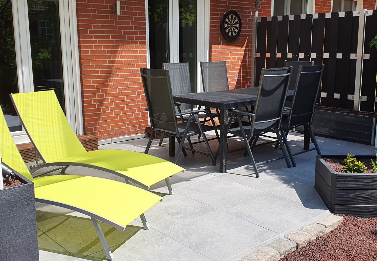 Ferienwohnung in Krummhörn - Kamin Apartment-Terrasse/Garten/Hunde Willkommen