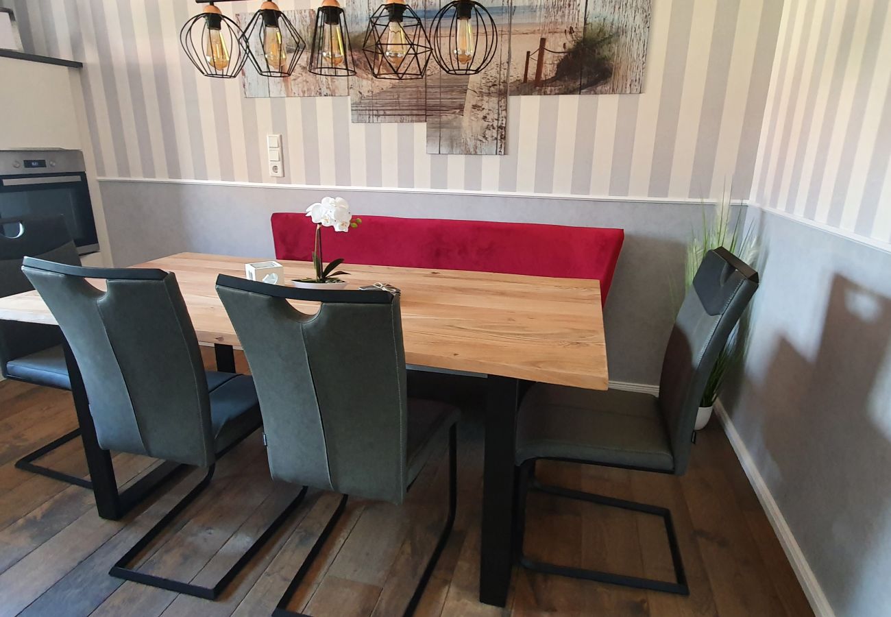 Ferienwohnung in Krummhörn - Kamin Apartment-Terrasse/Garten/Hunde Willkommen
