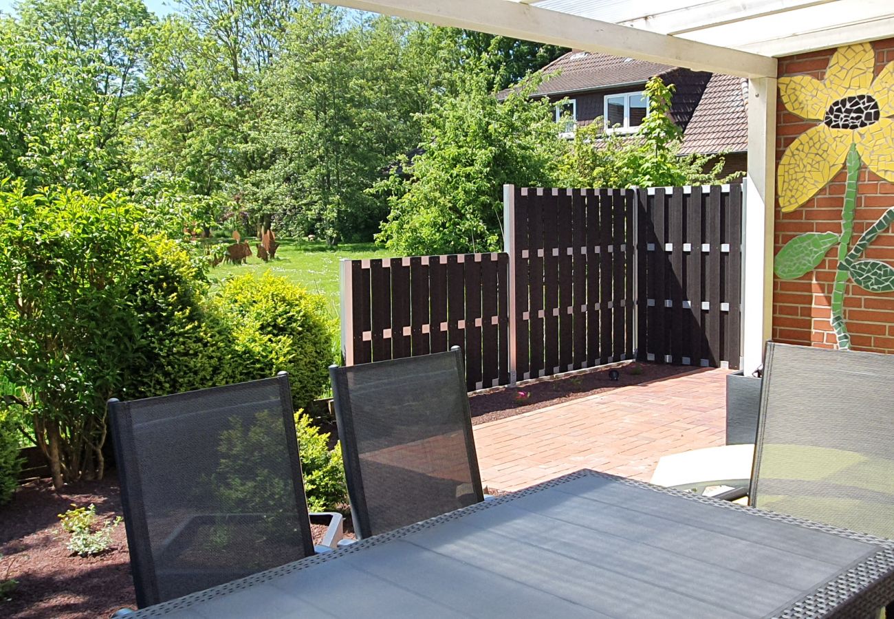 Ferienwohnung in Krummhörn - Kamin Apartment-Terrasse/Garten/Hunde Willkommen