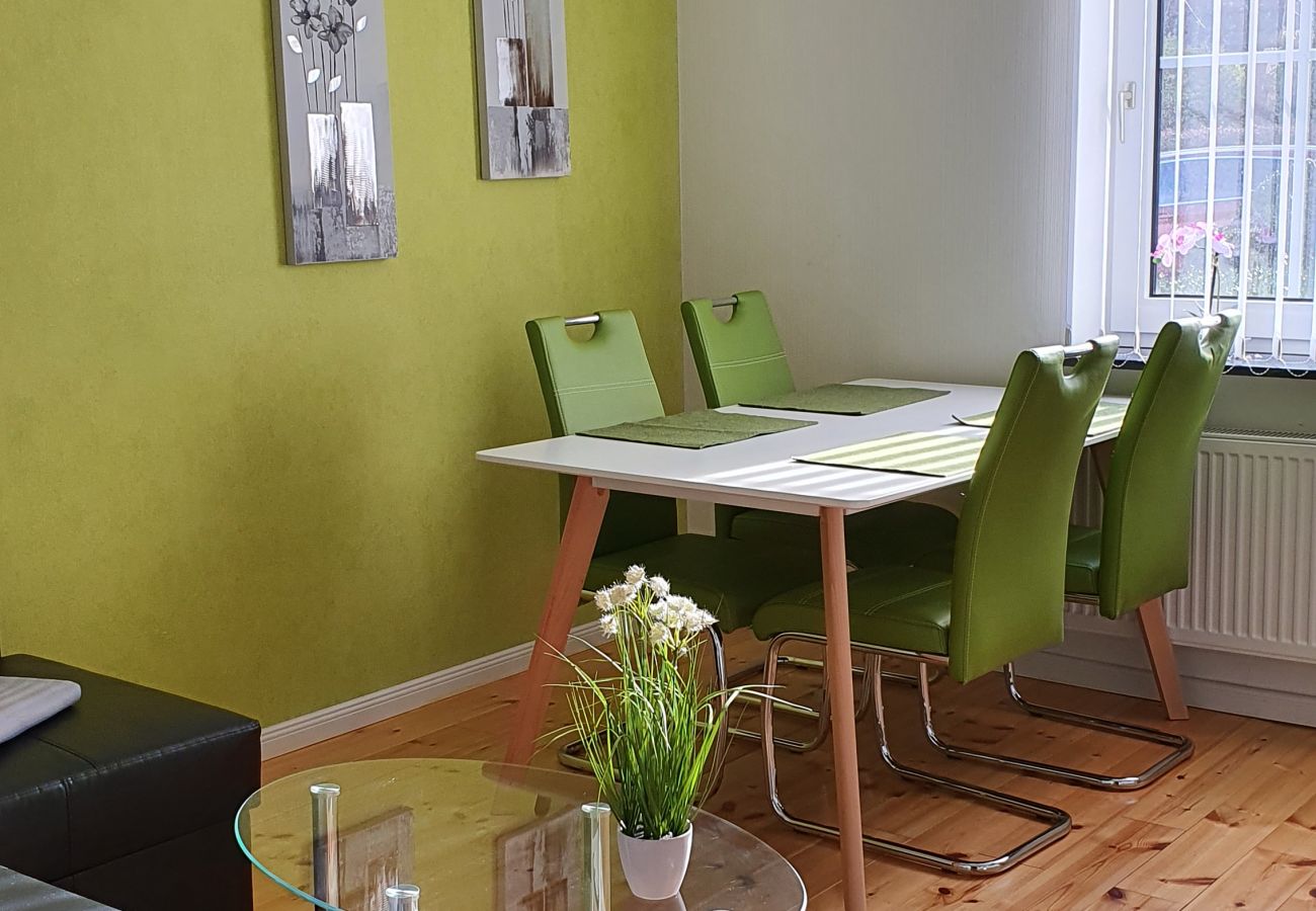 Ferienwohnung in Krummhörn - Kunst Apartment-Terrasse/Garten/Hunde Willkommen