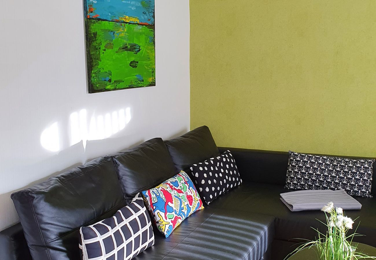 Ferienwohnung in Krummhörn - Kunst Apartment-Terrasse/Garten/Hunde Willkommen