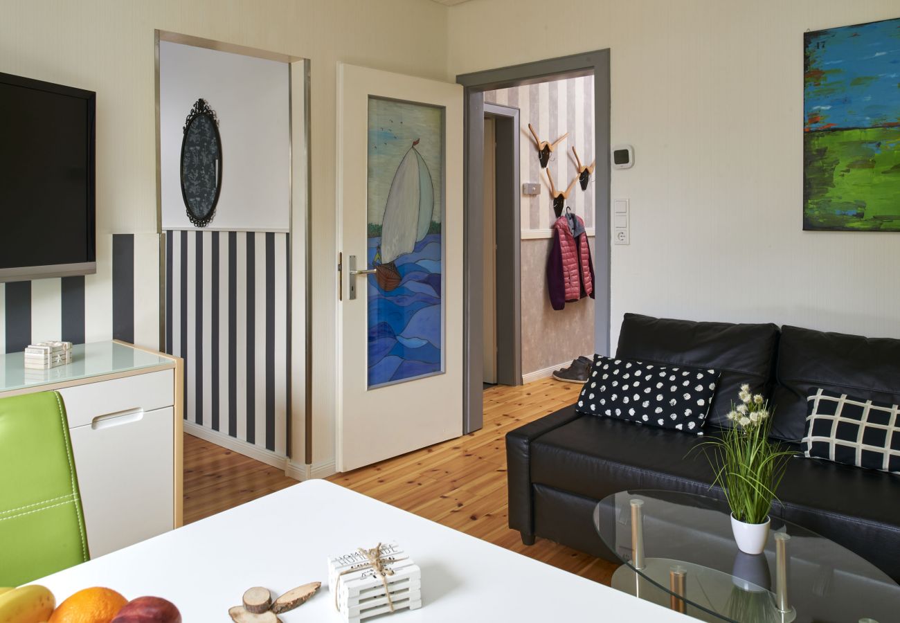 Ferienwohnung in Krummhörn - Kunst Apartment-Terrasse/Garten/Hunde Willkommen