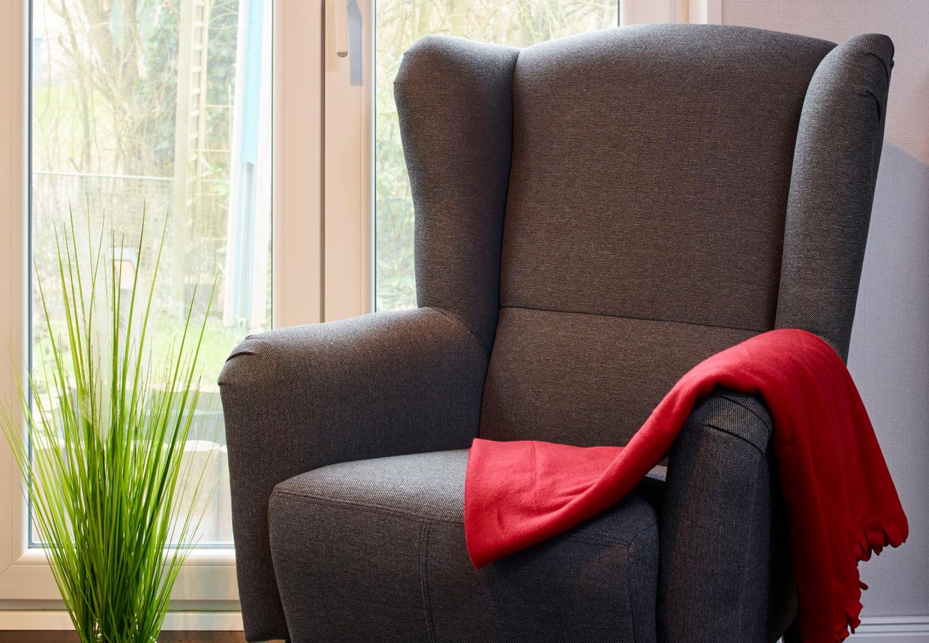 Ferienwohnung in Krummhörn - Kunst Apartment-Terrasse/Garten/Hunde Willkommen