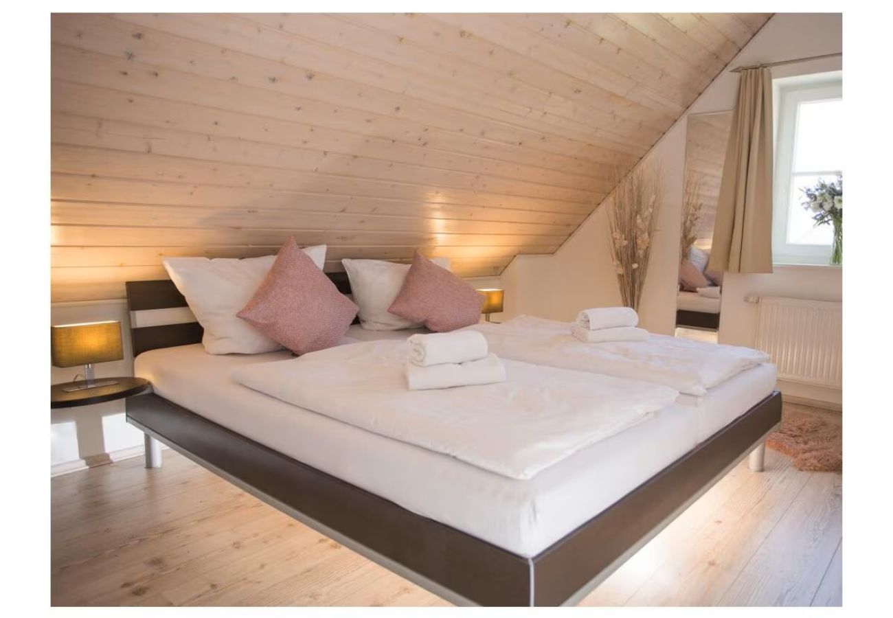 Ferienwohnung in Greetsiel - Hellinghus Sauna,Wpool,Kaminofen, Hunde willko Ferienwohnung in Greetsiel - Hellinghus Sauna,Wpool,Kaminofen, Hunde willko