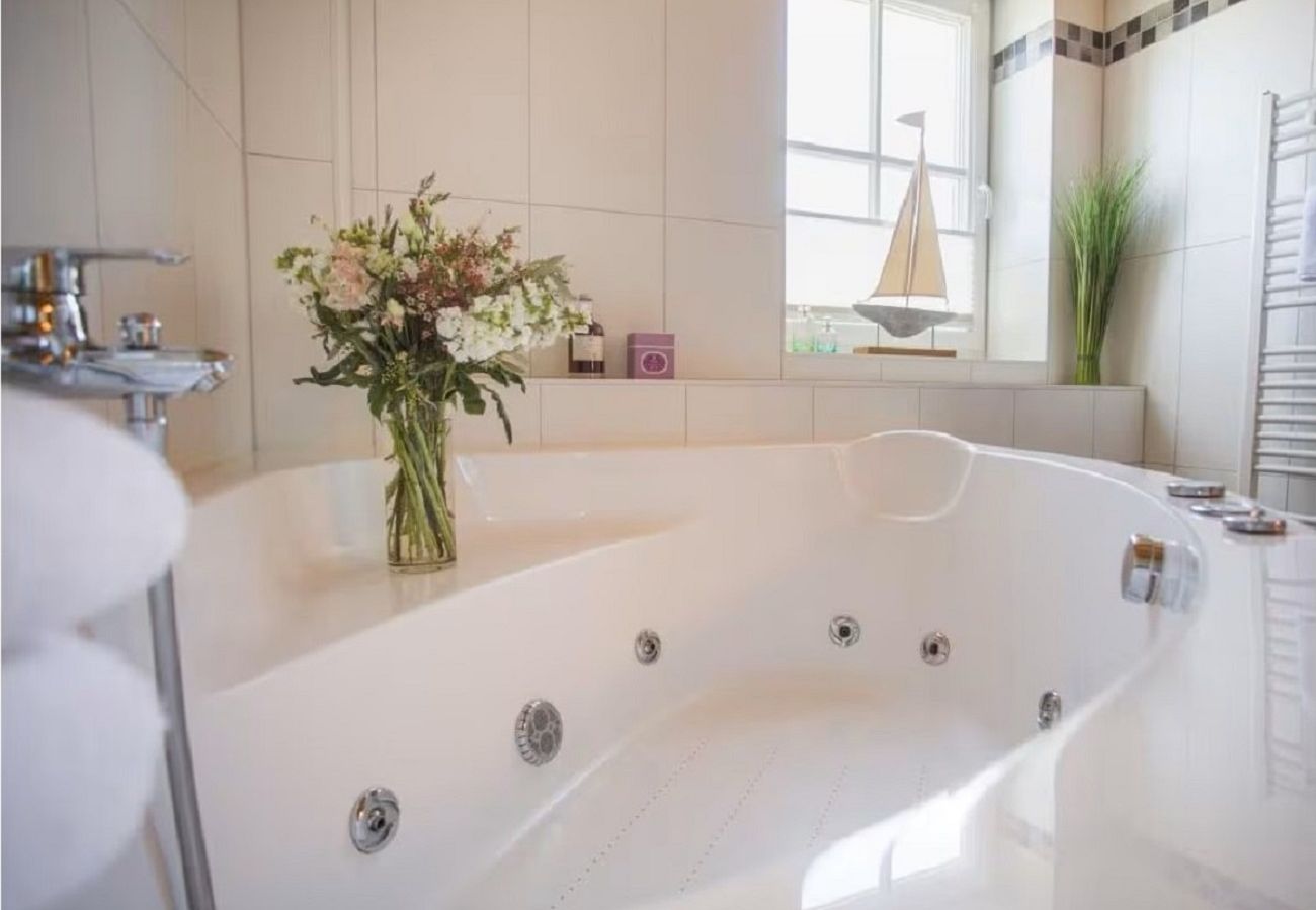 Ferienwohnung in Greetsiel - Hellinghus Sauna,Wpool,Kaminofen, Hunde willko Ferienwohnung in Greetsiel - Hellinghus Sauna,Wpool,Kaminofen, Hunde willko