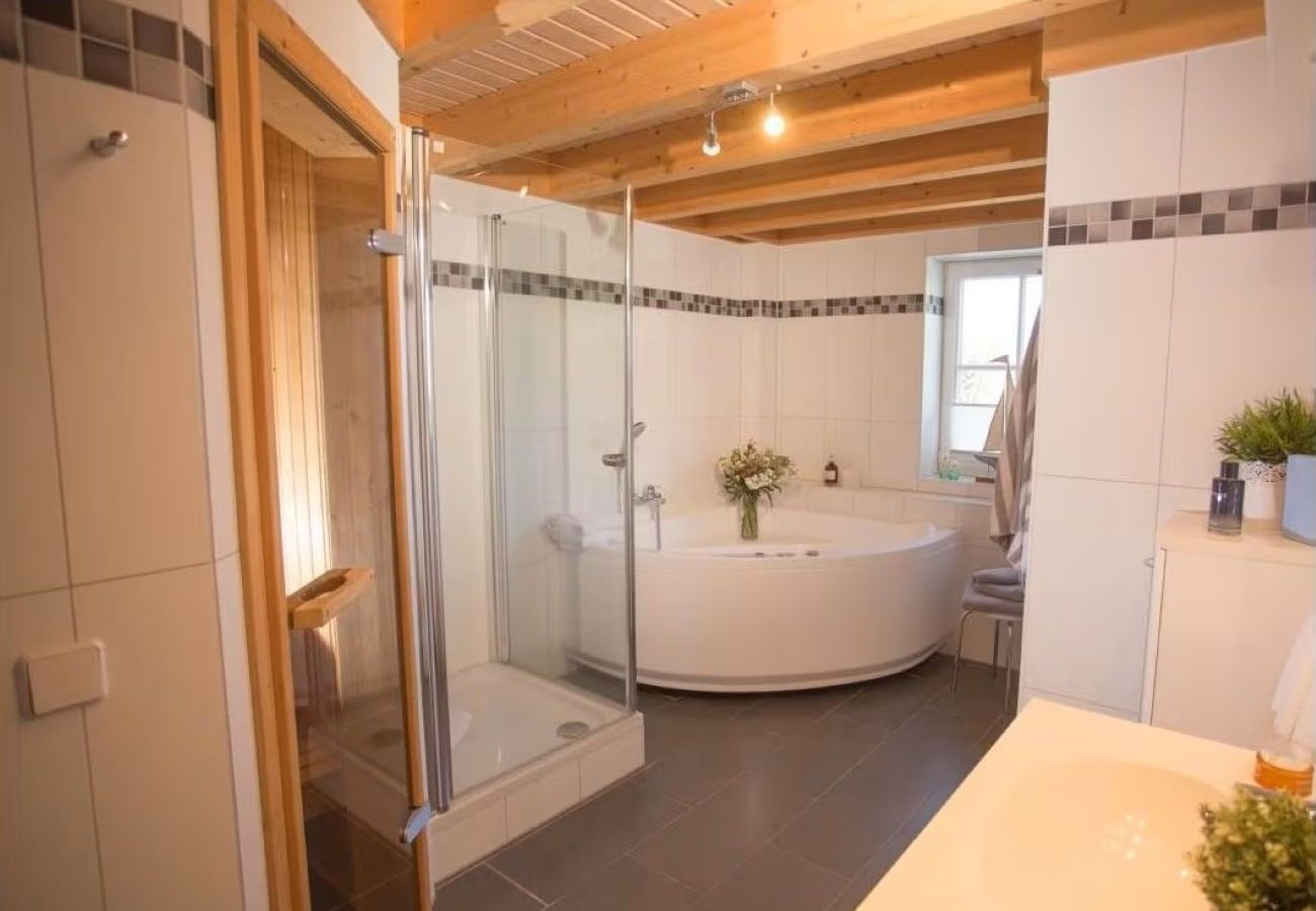 Ferienwohnung in Greetsiel - Hellinghus Sauna,Wpool,Kaminofen, Hunde willko Ferienwohnung in Greetsiel - Hellinghus Sauna,Wpool,Kaminofen, Hunde willko